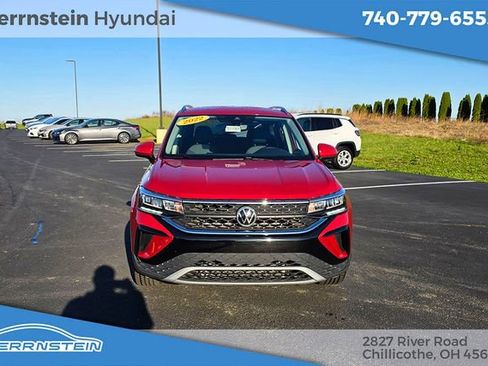 Used 2022 Volkswagen Taos SE image 2