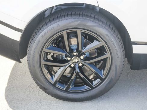 New 2026 Land Rover Range Rover Velar Dynamic SE image 8