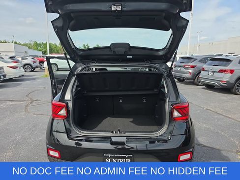 Used 2025 Hyundai Venue SEL FWD image 25