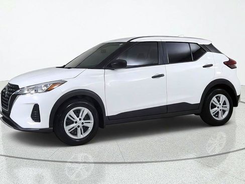 Used 2024 Nissan Kicks S FWD image 3