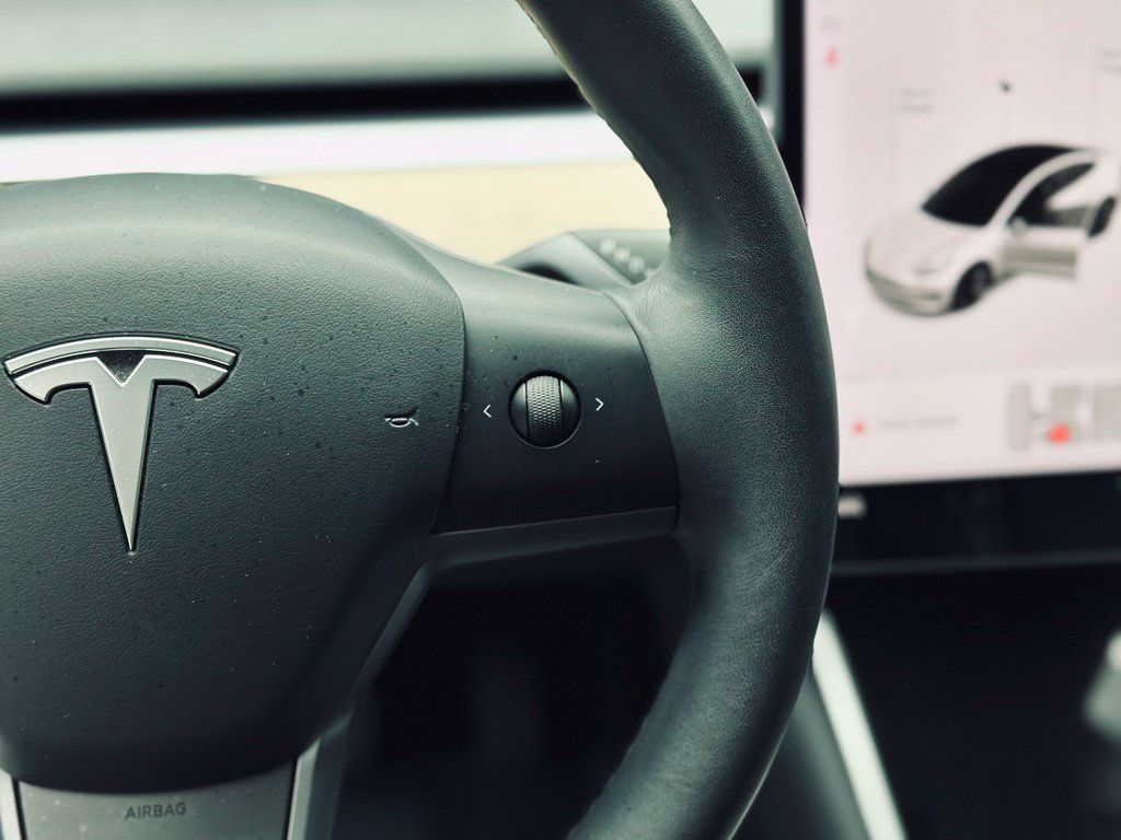 Used 2018 Tesla Model 3 Long Range RWD image 30
