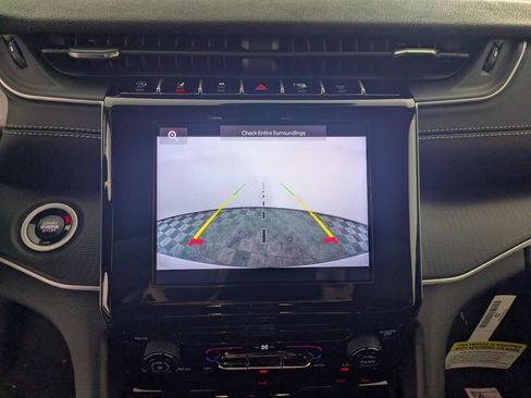 New 2025 Jeep Grand Cherokee Laredo w/ MOPAR Finishing Package image 20