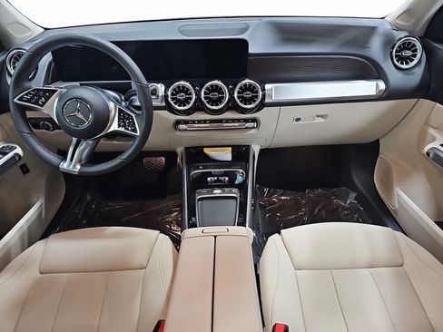 New 2026 Mercedes-Benz GLB 250 image 10
