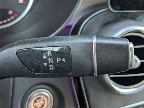 Used 2021 Mercedes-Benz GLC 300 4MATIC image 11