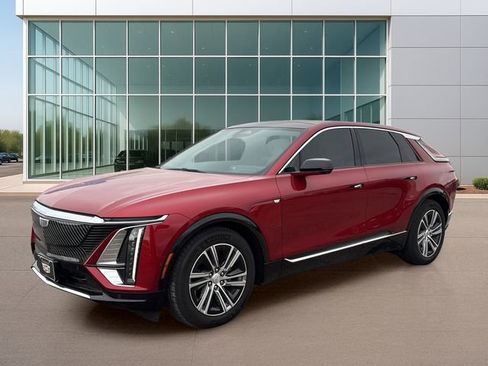 Used 2024 Cadillac Lyriq Luxury RWD image 1
