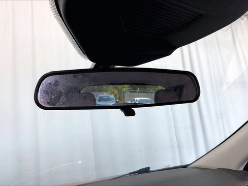 Used 2022 Ford Escape SE w/ SE Sport Appearance Package FWD image 17