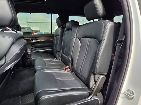 Used 2025 Jeep Grand Wagoneer 4WD w/ 8-Passenger Seating Package image 32