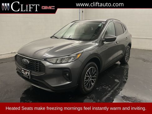 Used 2025 Ford Escape SE FWD image 1