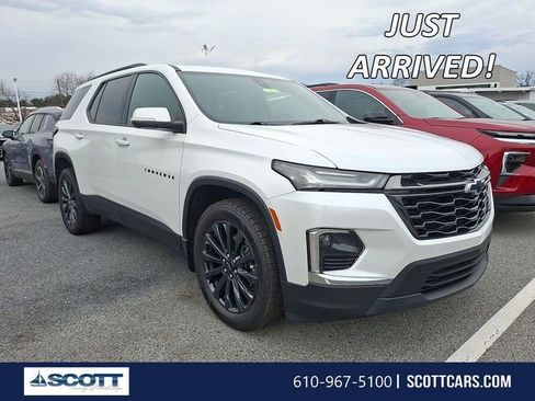 Certified 2023 Chevrolet Traverse RS image 1