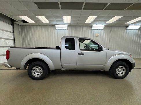 Used 2019 Nissan Frontier S RWD image 4
