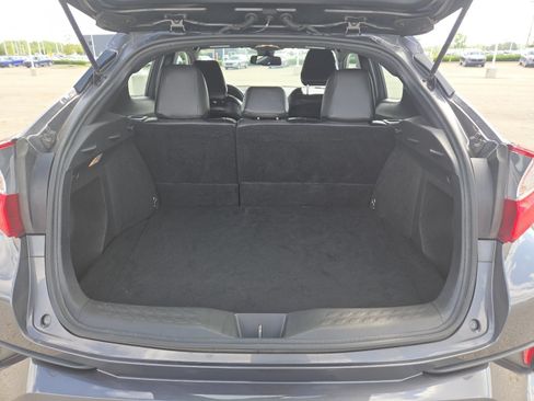 Used 2018 Toyota C-HR XLE FWD image 18