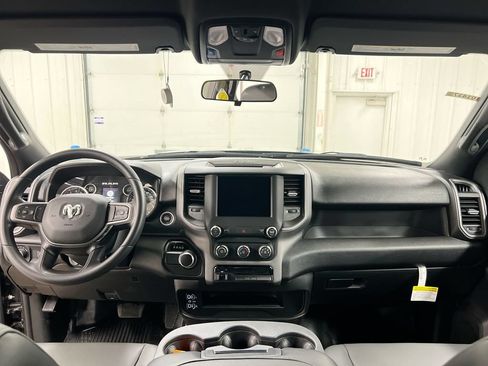 Used 2024 RAM 2500 Tradesman w/ Chrome Appearance Group AWD/4WD image 10