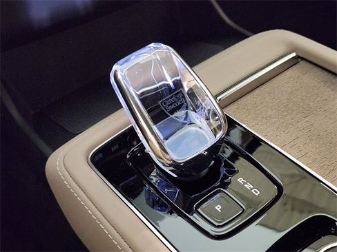 New 2026 Volvo XC90 B6 Ultra w/ Protection Package image 19