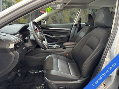 Used 2023 Nissan Altima 2.5 SV w/ SV Premium Package AWD/4WD image 9