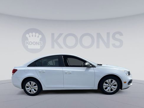 Used 2015 Chevrolet Cruze LS image 8