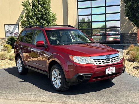 Used 2011 Subaru Forester 2.5X Premium w/ All-Weather Pkg AWD/4WD image 3