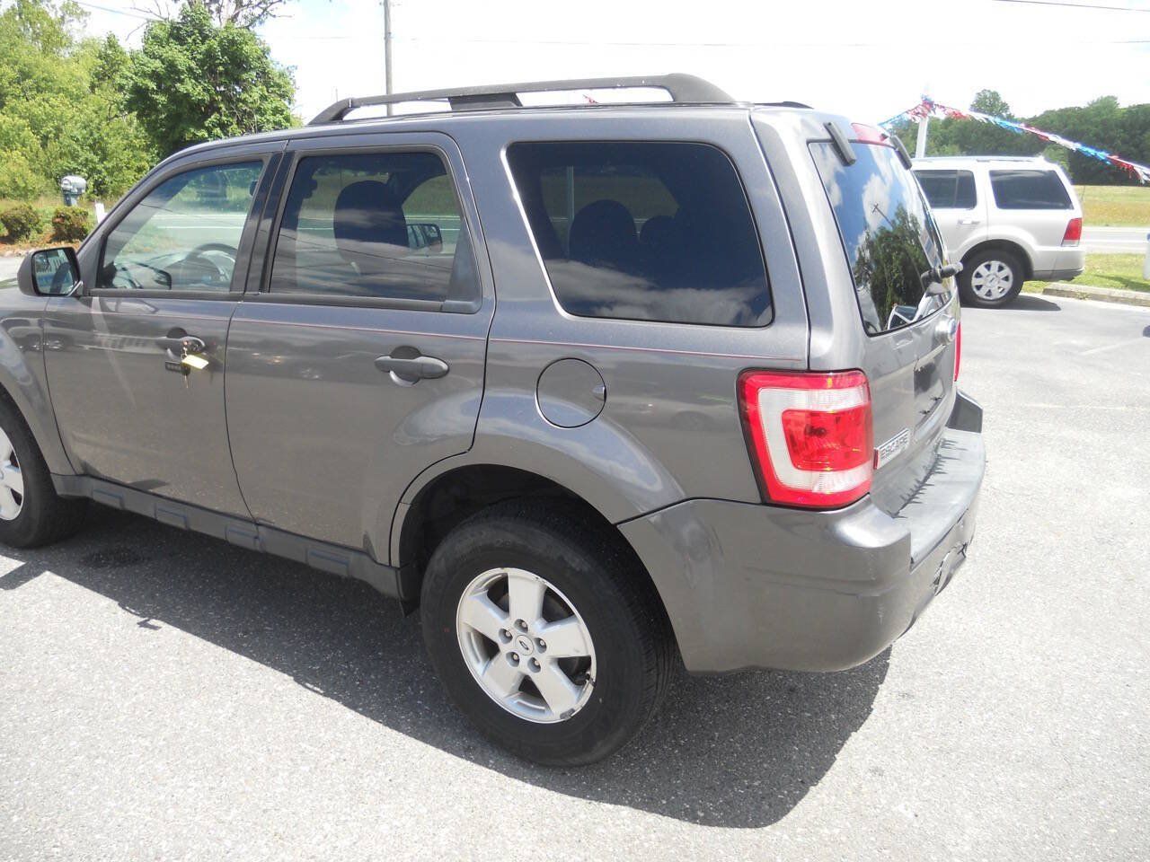 Used 2011 Ford Escape XLT w/ 202A Rapid Spec Order Code FWD image 9
