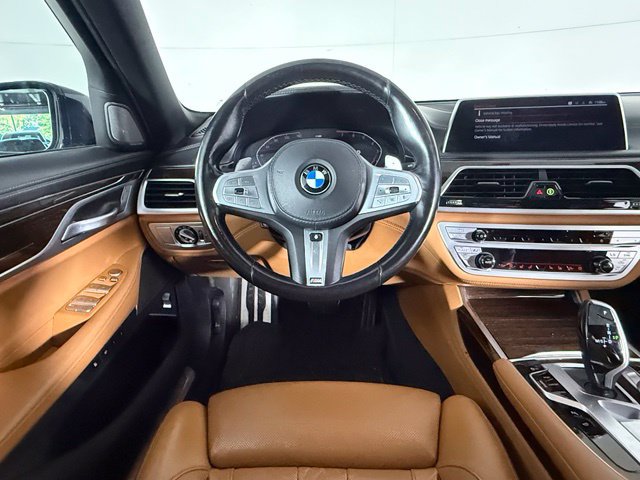 Used 2022 BMW 740i w/ M Sport Package RWD image 16