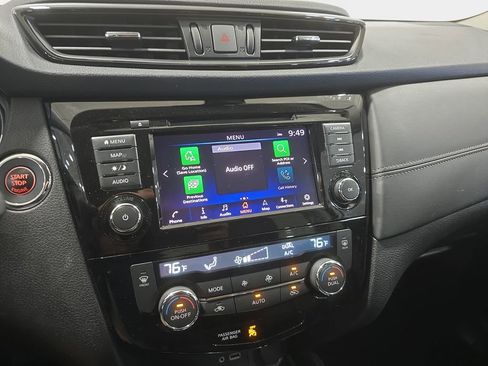Used 2020 Nissan Rogue SL FWD image 23