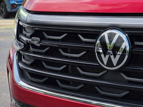 Certified 2024 Volkswagen Atlas Cross Sport SEL R-Line AWD/4WD image 9