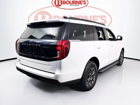 Used 2025 Ford Expedition Active AWD/4WD image 9