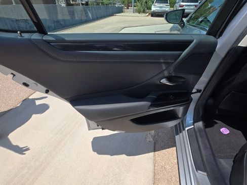 Used 2024 Lexus ES 350 w/ Accessory Package (Z1) FWD image 12