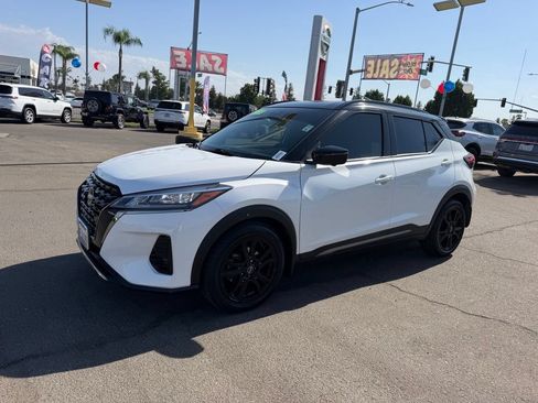 Used 2023 Nissan Kicks SR FWD image 3