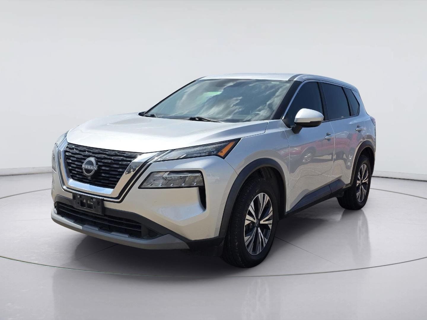 Used 2022 Nissan Rogue SV FWD image 1