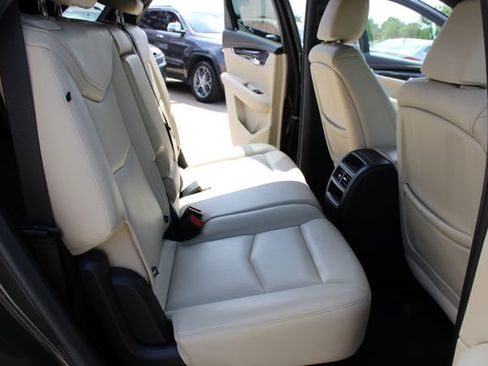 Used 2019 Cadillac XT5 FWD image 51