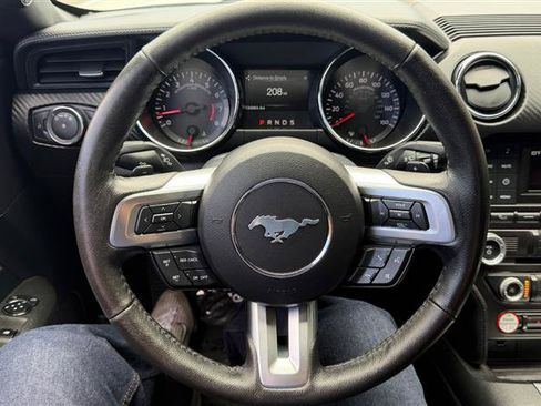 Used 2016 Ford Mustang Coupe RWD image 23