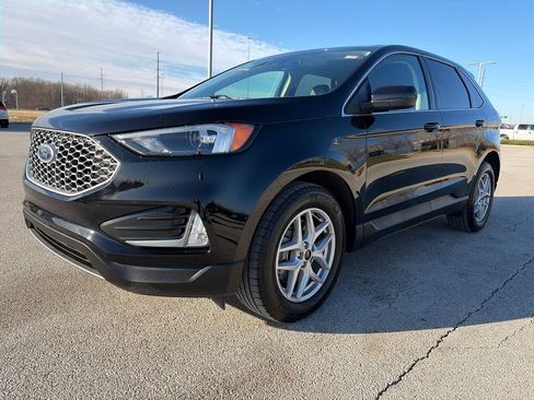 Used 2024 Ford Edge SEL w/ Convenience Package AWD/4WD image 3