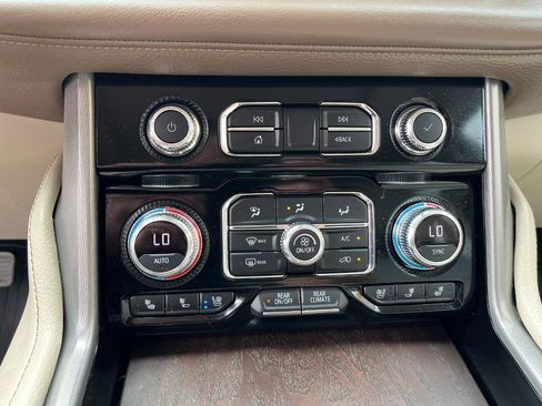Used 2021 GMC Yukon Denali w/ Denali Ultimate Package AWD/4WD image 25