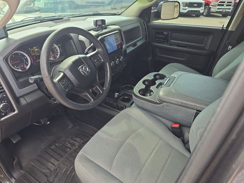 Used 2018 RAM 2500 Tradesman w/ Chrome Appearance Group AWD/4WD image 9