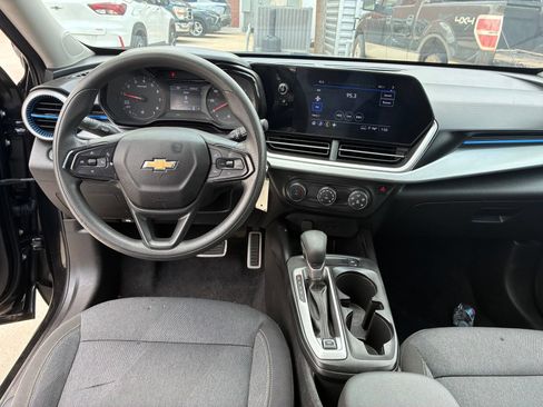 Used 2024 Chevrolet Trax LS FWD image 4