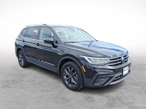 Used 2023 Volkswagen Tiguan SE image 7