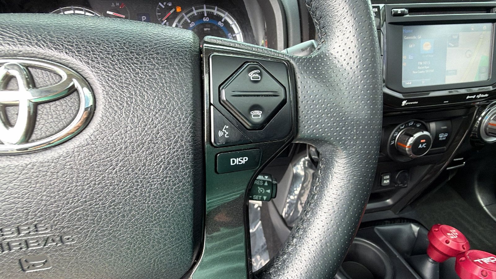 Used 2018 Toyota 4Runner TRD Off-Road Premium AWD/4WD image 29