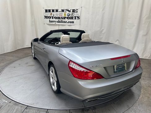 Used 2013 Mercedes-Benz SL 550 w/ Premium Pkg image 4