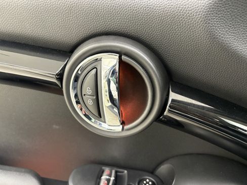 Used 2019 MINI Cooper S image 22