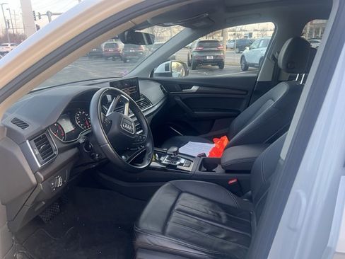 Used 2023 Audi Q5 2.0T Premium w/ Convenience Package image 5