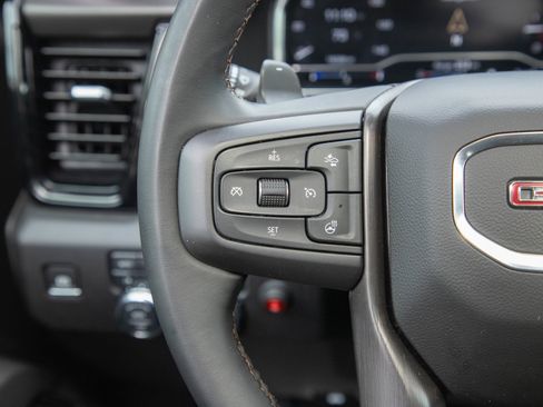 Used 2025 GMC Sierra 1500 AT4 w/ Technology Package AWD/4WD image 25
