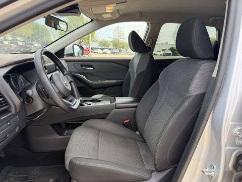 Used 2023 Nissan Rogue SV image 24