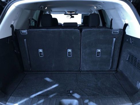 Used 2025 Nissan Pathfinder SV image 31