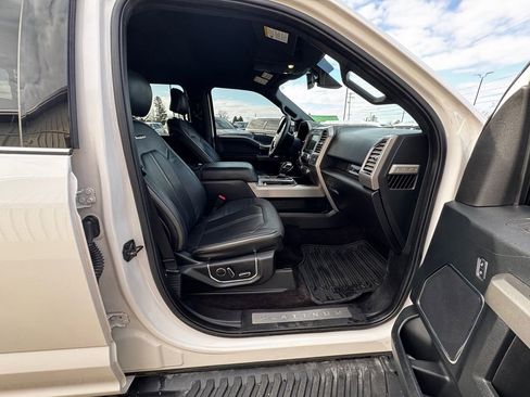 Used 2016 Ford F150 Platinum w/ Technology Package image 31