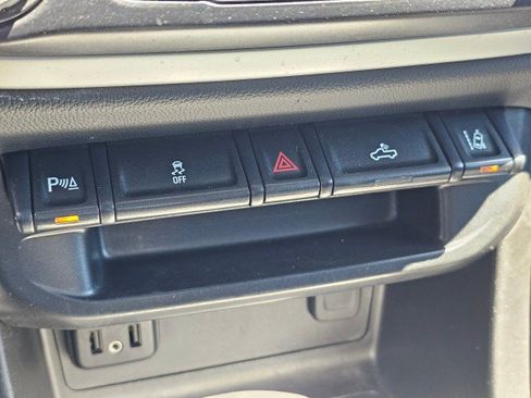 Used 2022 Chevrolet Colorado LT w/ Fleet Safety Package RWD image 33