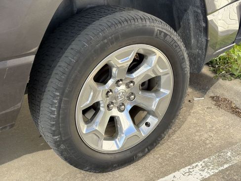 Used 2021 RAM 1500 Big Horn image 5