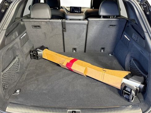 Used 2022 Audi Q5 e Prestige w/ Prestige Package image 25