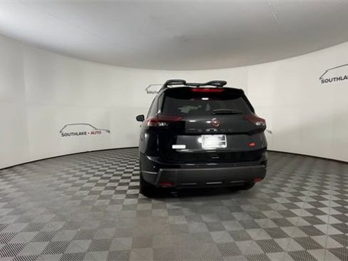 Certified 2025 Nissan Rogue SV image 7