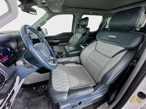 Used 2021 Ford F150 Limited image 12