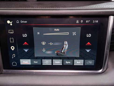 Used 2024 GMC Yukon Denali w/ Advanced Technology Package AWD/4WD image 21