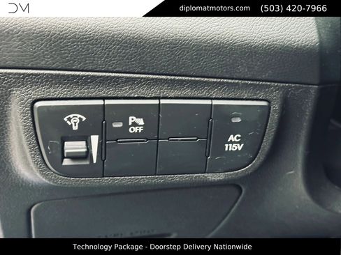 Used 2014 Hyundai Veloster w/ Technology Package 03 FWD image 29